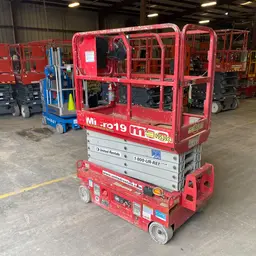 2019 MEC MICRO 19 Scissor Lift