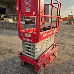 2018 MEC MICRO 19 Scissor Lift