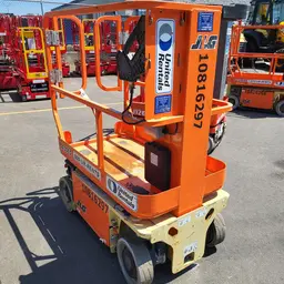 2018 JLG 1230ES Self-Propelled One-Person Lift