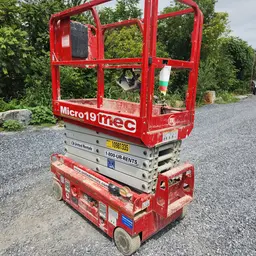 2019 MEC MICRO 19 Scissor Lift