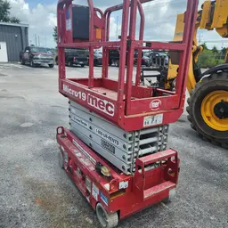 2019 MEC MICRO 19 Scissor Lift