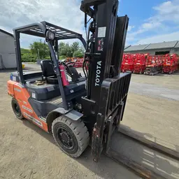 2018 Toyota 8FD35U Warehouse Forklift