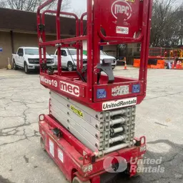 2018 MEC MICRO 19 Scissor Lift