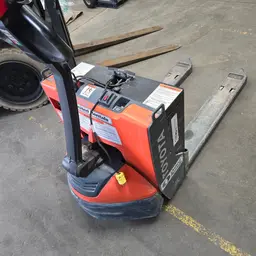 2023 Toyota 8HBW23 Jack