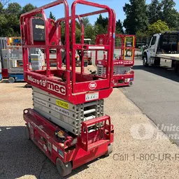 2017 MEC MICRO 19 Scissor Lift