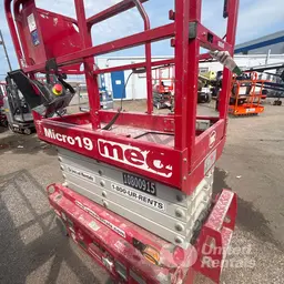 2018 MEC MICRO 19 Scissor Lift