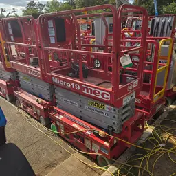 2019 MEC MICRO 19 Scissor Lift