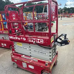 2018 MEC MICRO 19 Scissor Lift