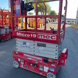 2019 MEC MICRO 19 Scissor Lift
