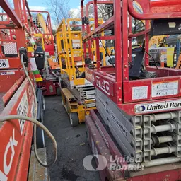 2018 MEC MICRO 19 Scissor Lift