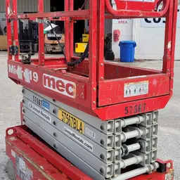 2018 MEC MICRO 19 Scissor Lift