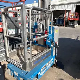 2018 Genie GR-20 Self-Propelled One-Person Lift
