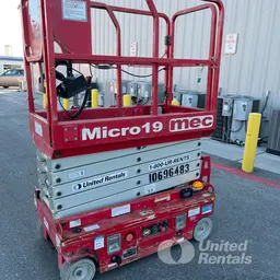 2017 MEC MICRO 19 Scissor Lift