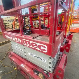 2019 MEC MICRO 19 Scissor Lift