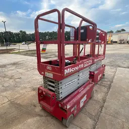 2019 MEC MICRO 19 Scissor Lift