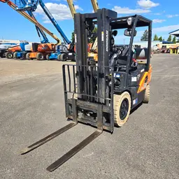 2020 Doosan G25N-7DF Warehouse Forklift