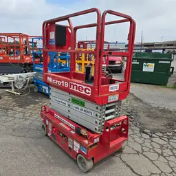 2019 MEC MICRO 19 Scissor Lift