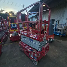 2019 MEC MICRO 19 Scissor Lift