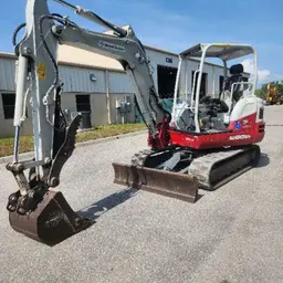 2022 Takeuchi TB250-2R Mini Excavator