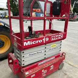 2018 MEC MICRO 19 Scissor Lift