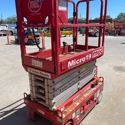 2020 MEC MICRO 19 Scissor Lift