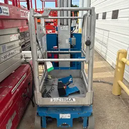 2017 Genie GR-20 Self-Propelled One-Person Lift