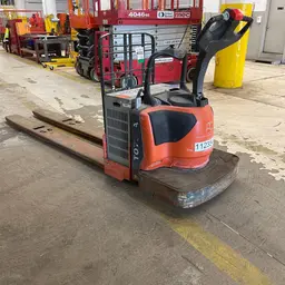 2021 Toyota 8HBE30 Jack