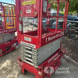 2019 MEC MICRO 19 Scissor Lift