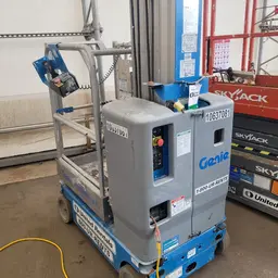 2017 Genie GR-20 Self-Propelled One-Person Lift
