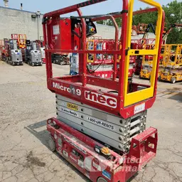 2017 MEC MICRO 19 Scissor Lift