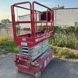 2018 MEC MICRO 19 Scissor Lift