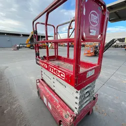 2018 MEC MICRO 19 Scissor Lift