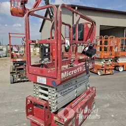 2019 MEC MICRO 19 Scissor Lift