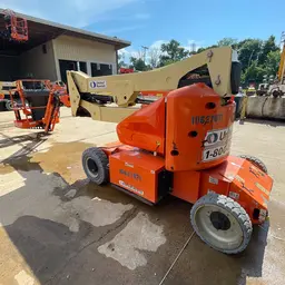 2017 JLG E400AJPN Articulating Boom Lift