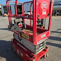 2018 MEC 1330SE Scissor Lift