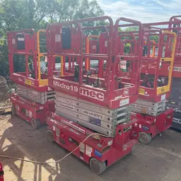 2019 MEC MICRO 19 Scissor Lift