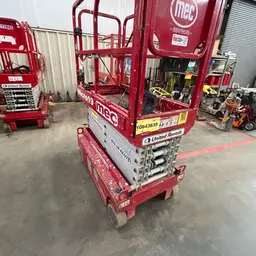 2018 MEC MICRO 19 Scissor Lift