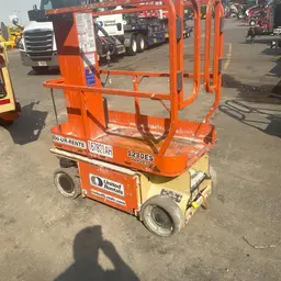 2016 JLG 1230ES Self-Propelled One-Person Lift