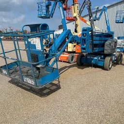 2013 Genie Z-45/25J DC Articulating Boom Lift