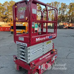 2019 MEC MICRO 19 Scissor Lift