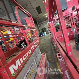 2019 MEC MICRO 19 Scissor Lift