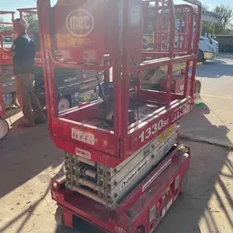 2017 MEC 1330SE Scissor Lift