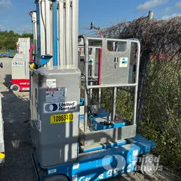 2018 Genie GR-20 Self-Propelled One-Person Lift
