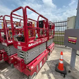 2018 MEC MICRO 19 Scissor Lift