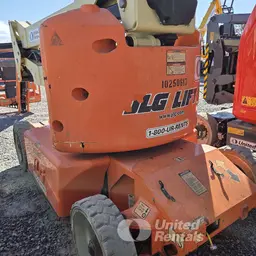 2014 JLG E400AJPN Articulating Boom Lift