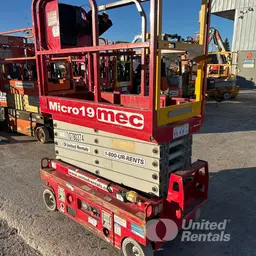 2018 MEC MICRO 19 Scissor Lift