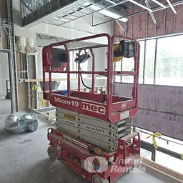 2018 MEC MICRO 19 Scissor Lift
