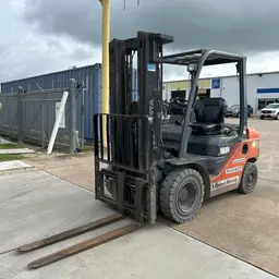 2018 Toyota 8FDU25 Warehouse Forklift