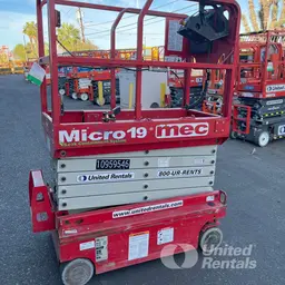 2019 MEC MICRO 19 Scissor Lift