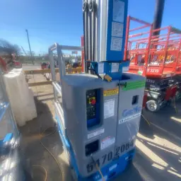 2018 Genie GR-20 Self-Propelled One-Person Lift